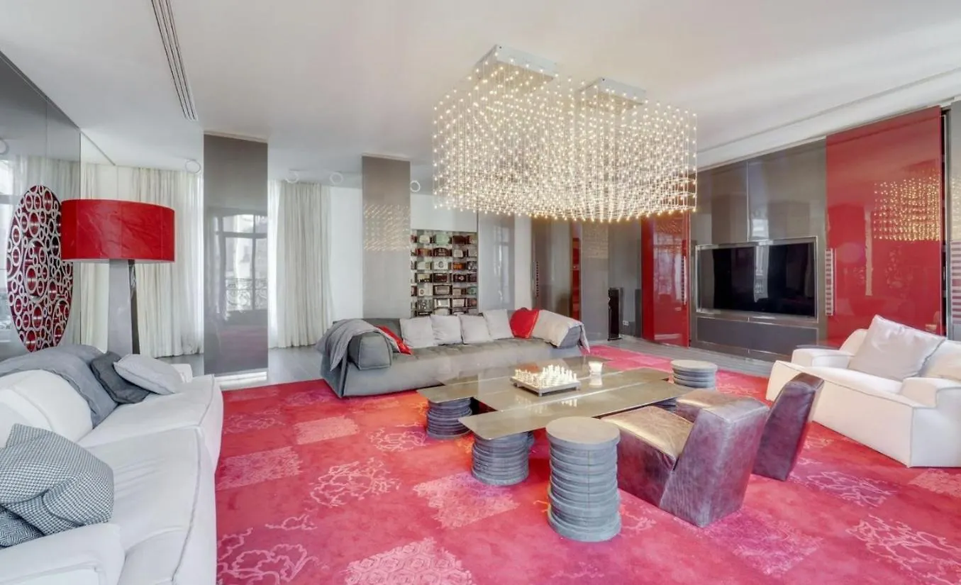 Charming Home Center Of Paris contacts