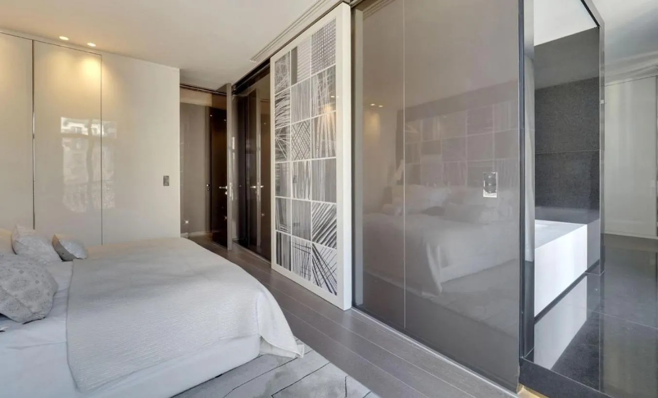 Charming Home Center of París 0*,  Francia